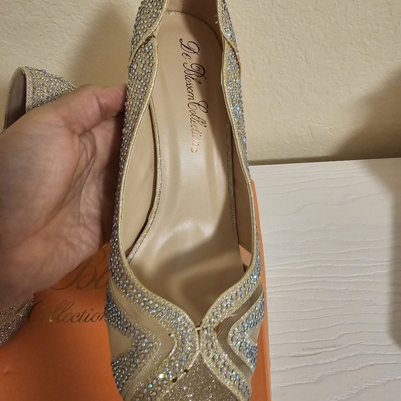 Sold..Evening /Wedding. Elegant Heels size 10. - Picture 3 of 5
